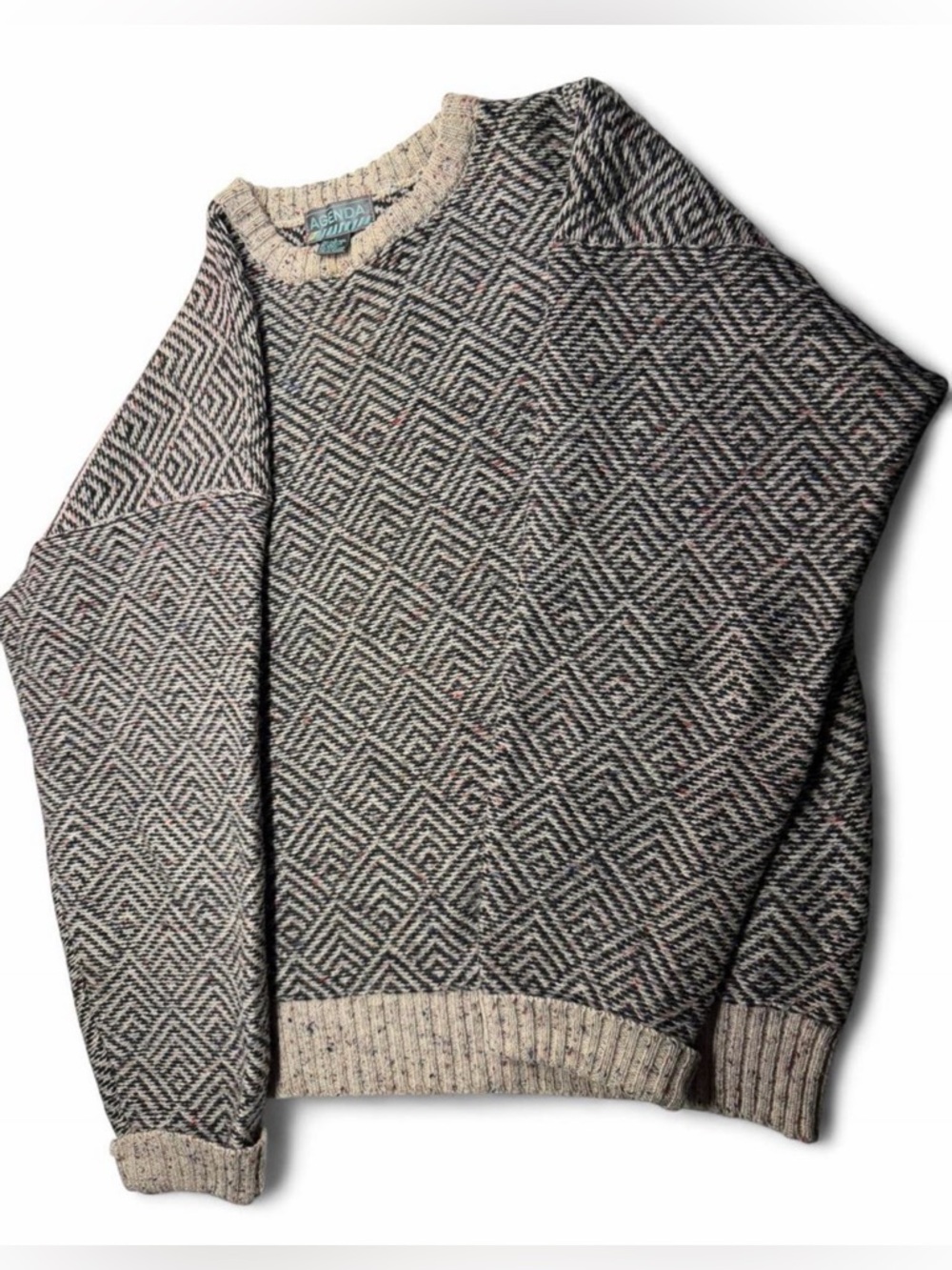Agenda wool Diamond-Pattern Crewneck Sweater in Gray and Cream